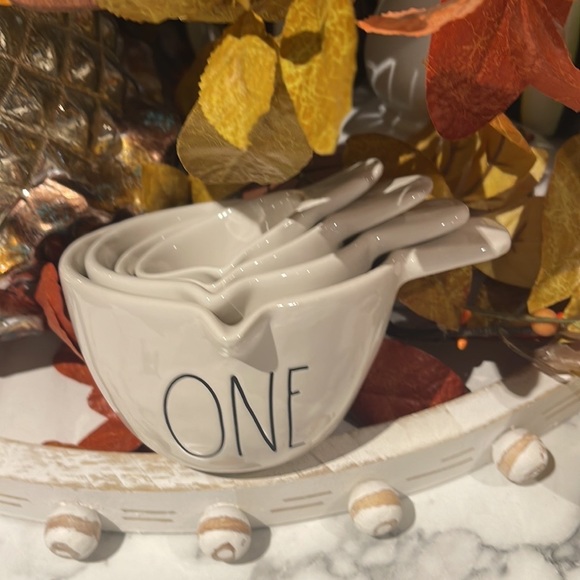 NWT/Rae Dunn bundle! Ceramic measuring cups & coasters. - Picture 9 of 14